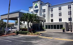 Holiday Inn Express Hotel & Suites Cocoa Beach By Ihg